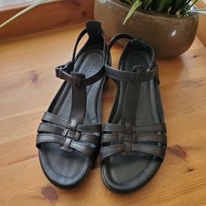 EUC 💥 ECCO FLASH T-STRAP SANDAL